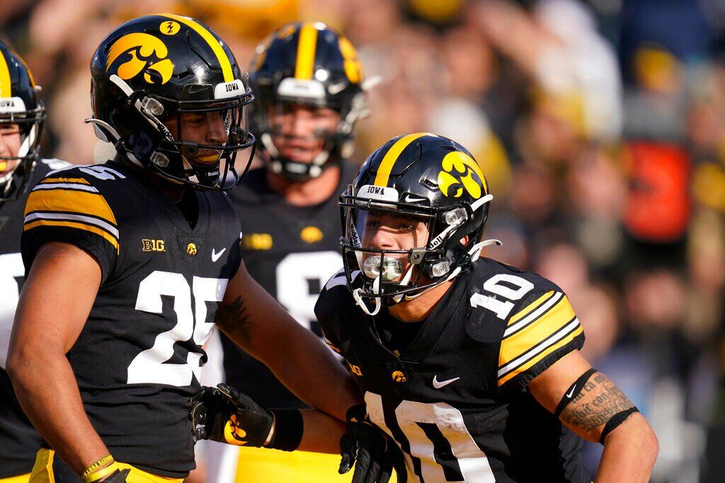 Illinois Iowa Football